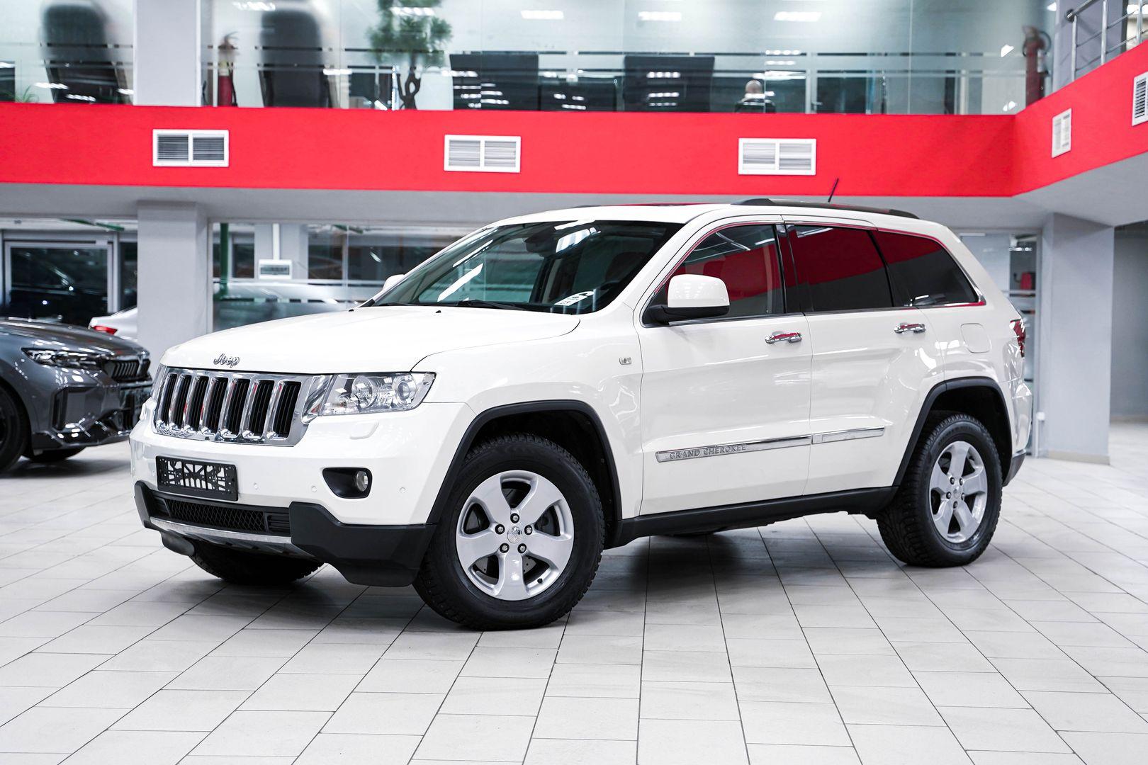 Jeep Grand Cherokee 2011, белый, ДЦ Орехово