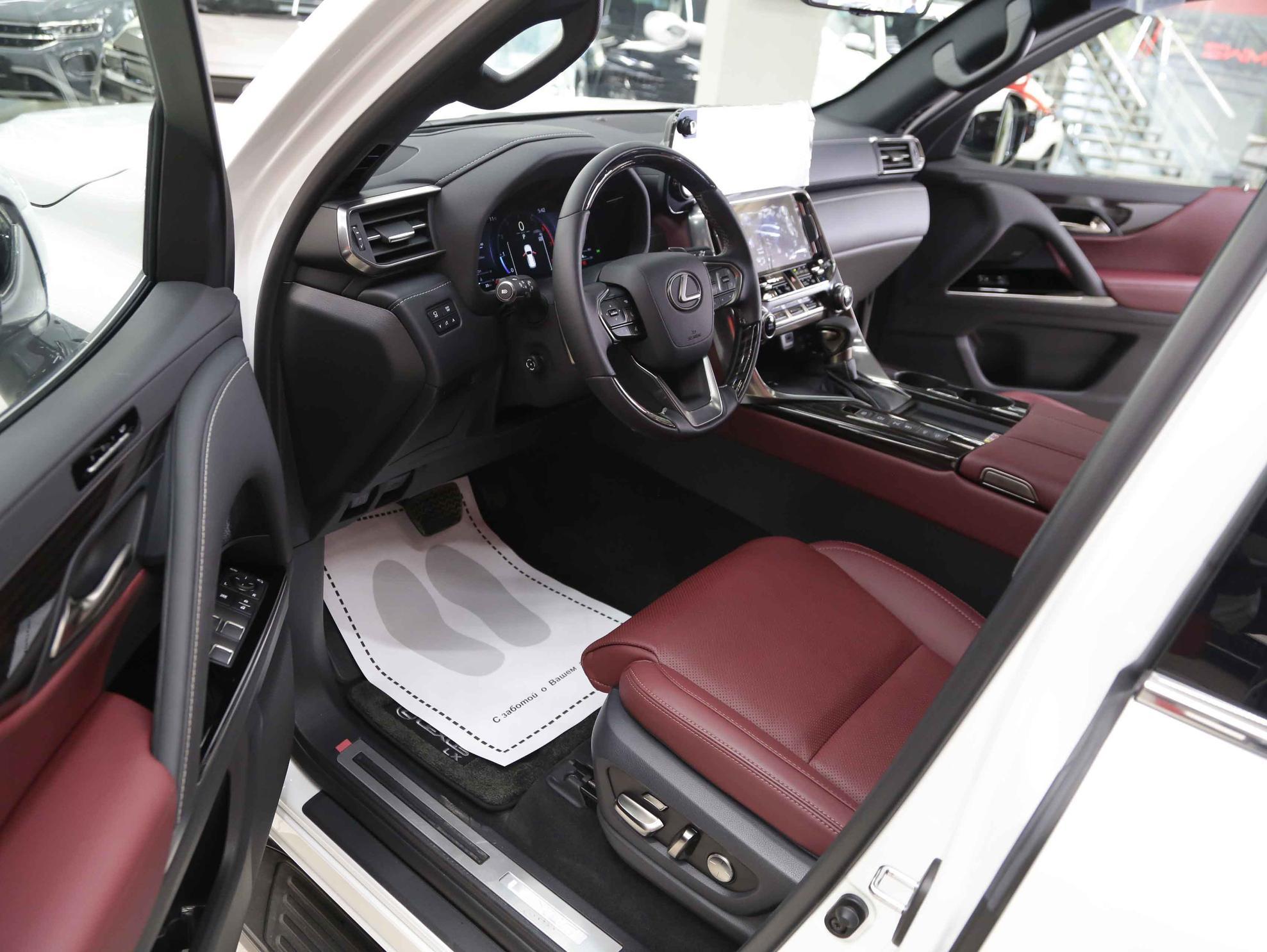 Lexus LX 2026, белый, ДЦ Орехово