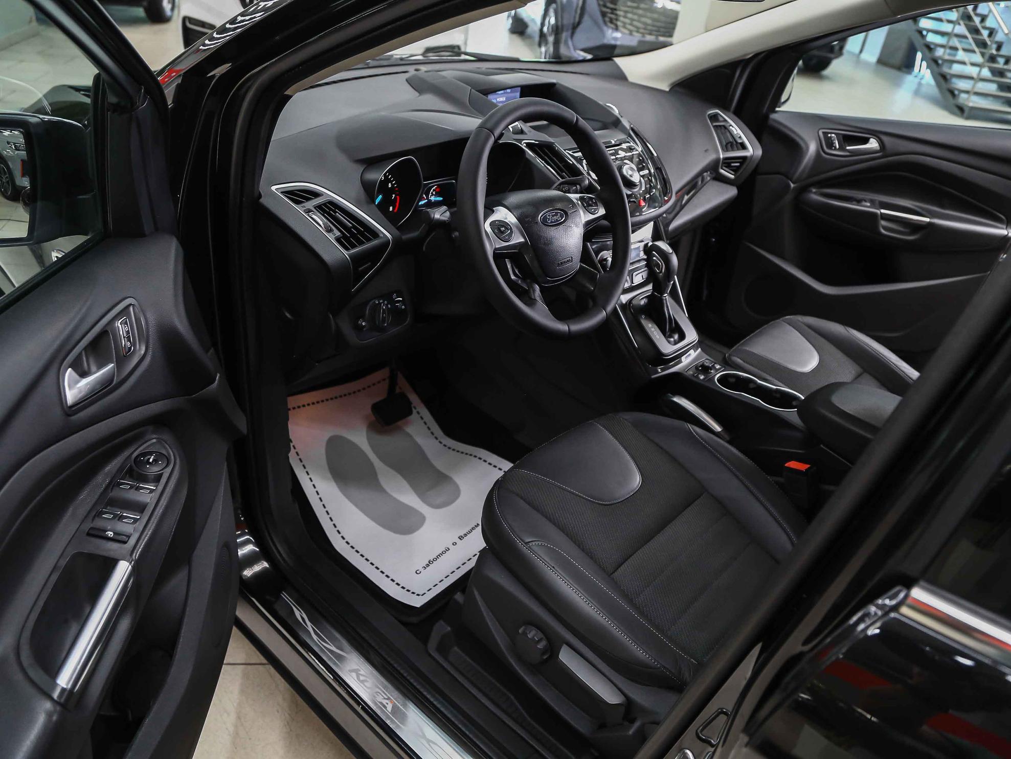 Ford Kuga 2014, черный, ДЦ Орехово