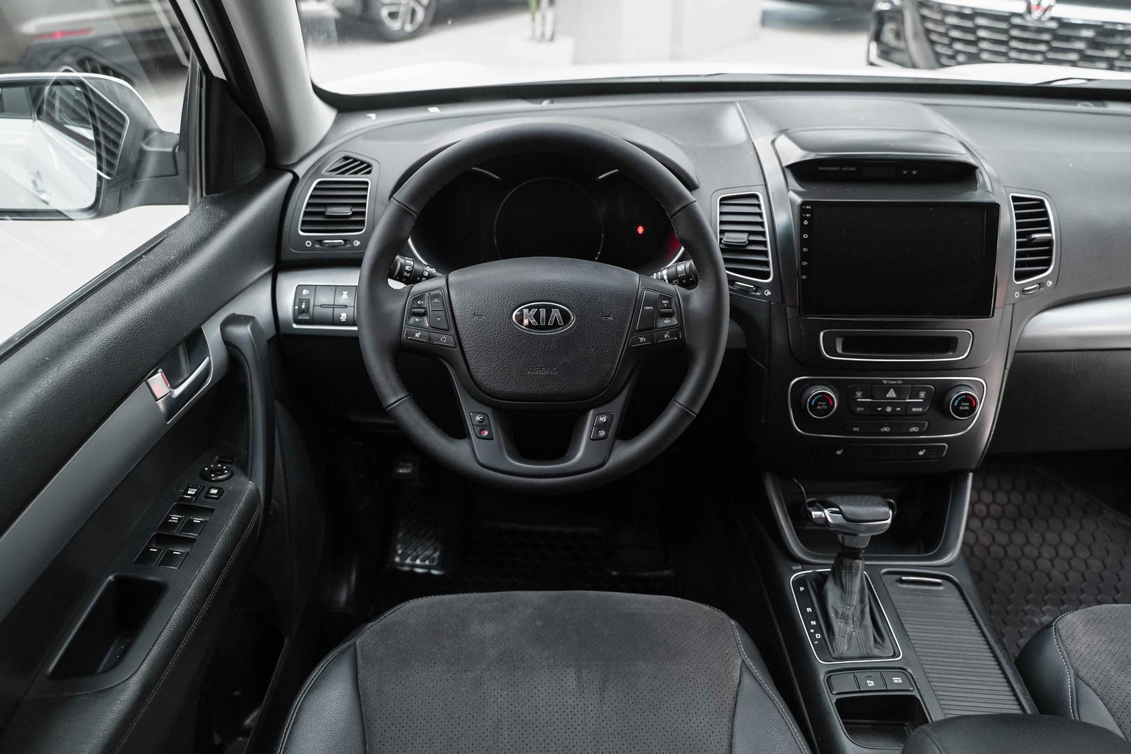 Kia Sorento 2012, белый, ДЦ Орехово