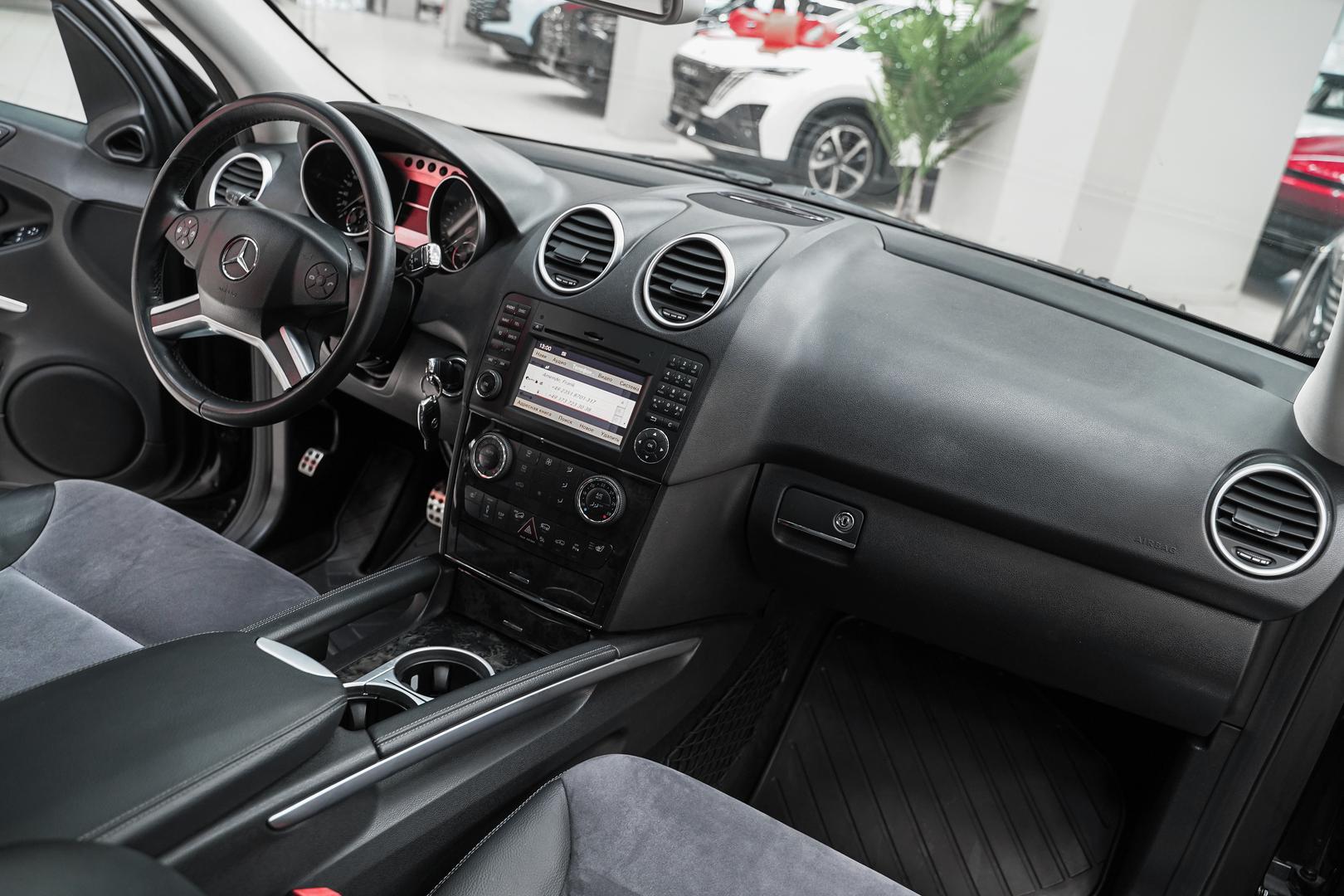 Mercedes-Benz M-Класс 2008, черный, ДЦ Орехово
