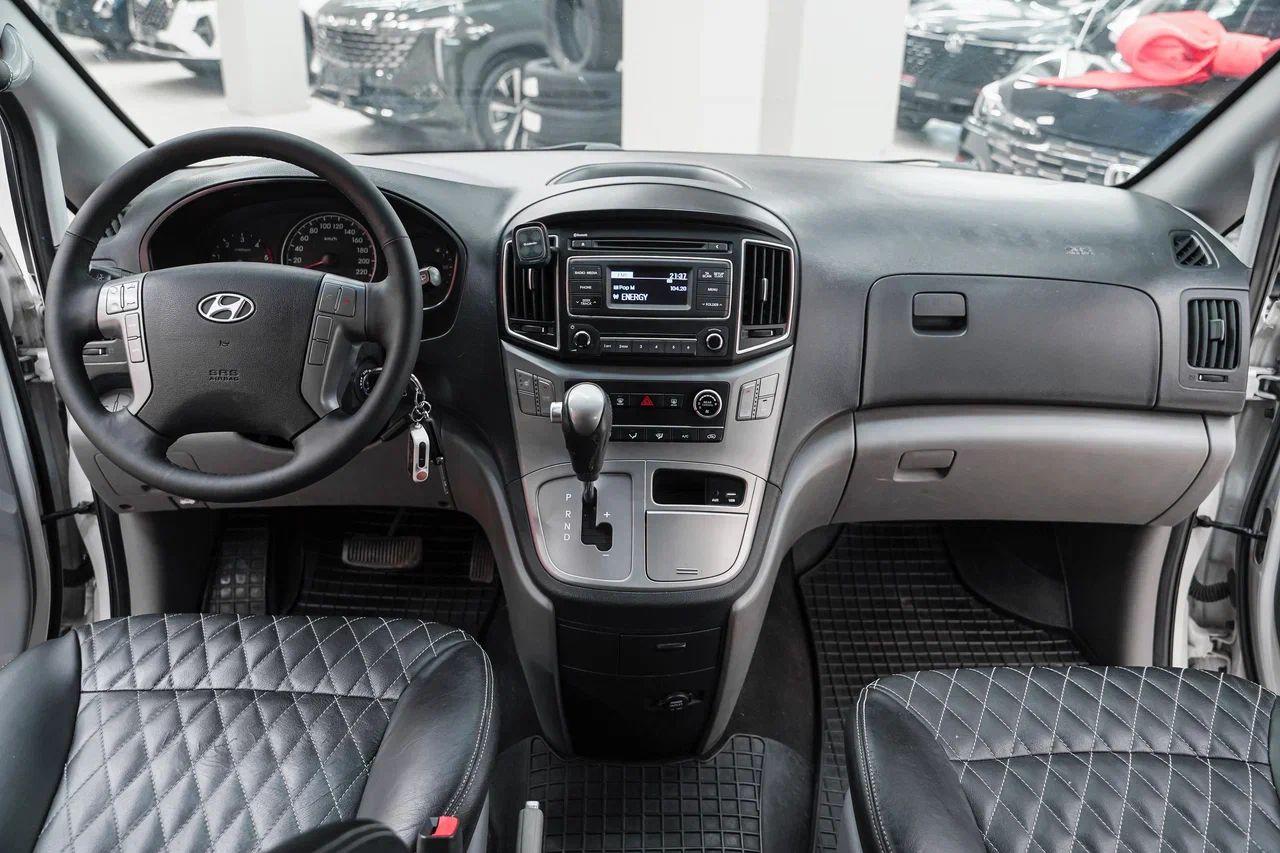 Hyundai H-1 2015, белый, ДЦ Орехово
