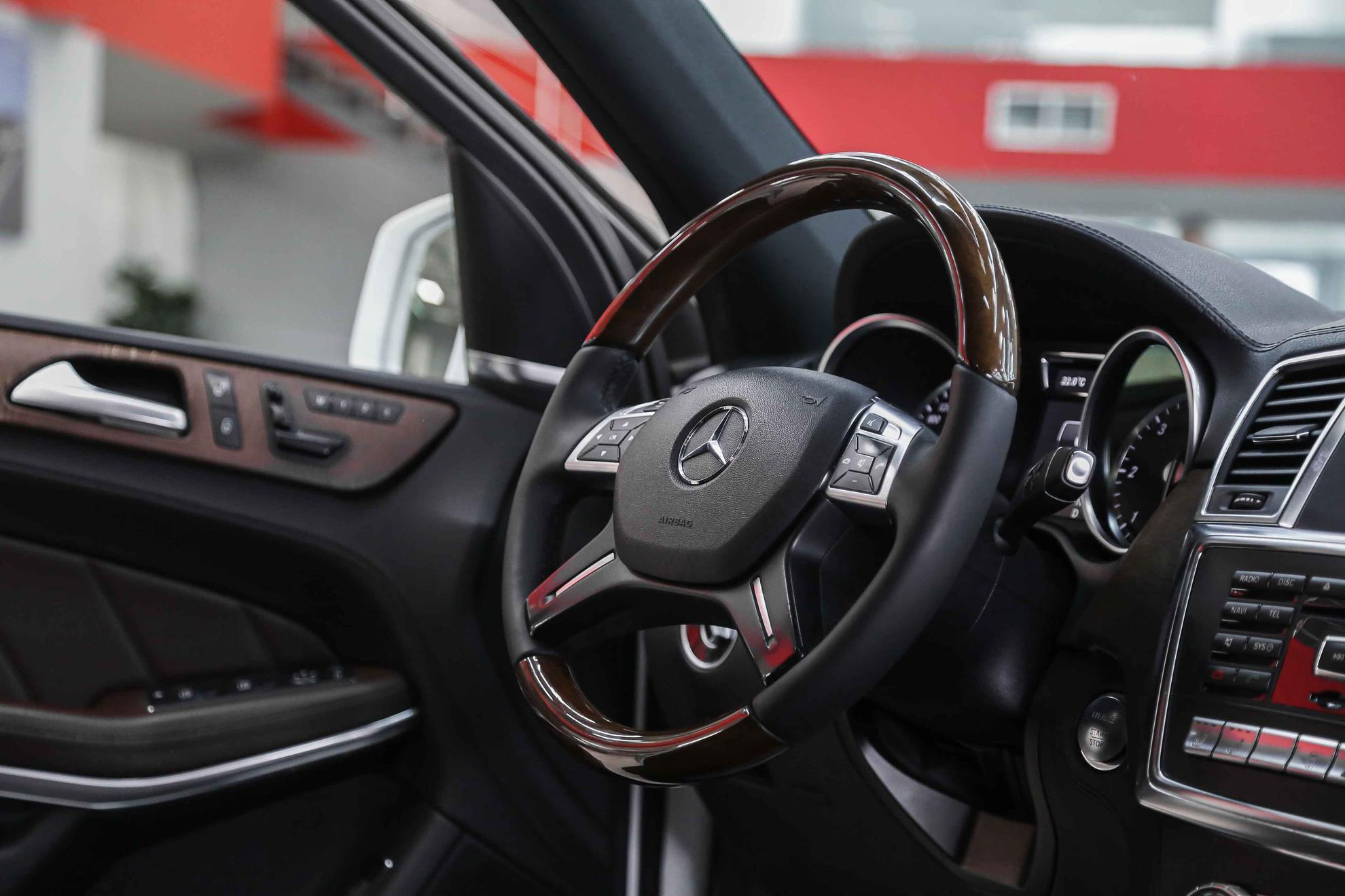 Mercedes-Benz GL-Класс 2014, белый, ДЦ Орехово