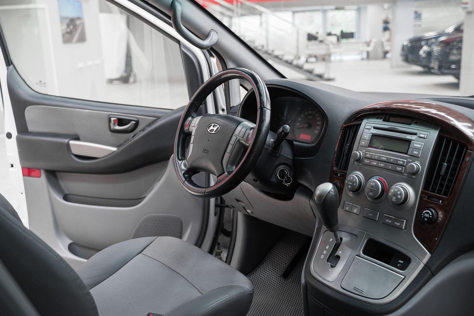Hyundai Grand Starex 2011, белый, ДЦ Орехово