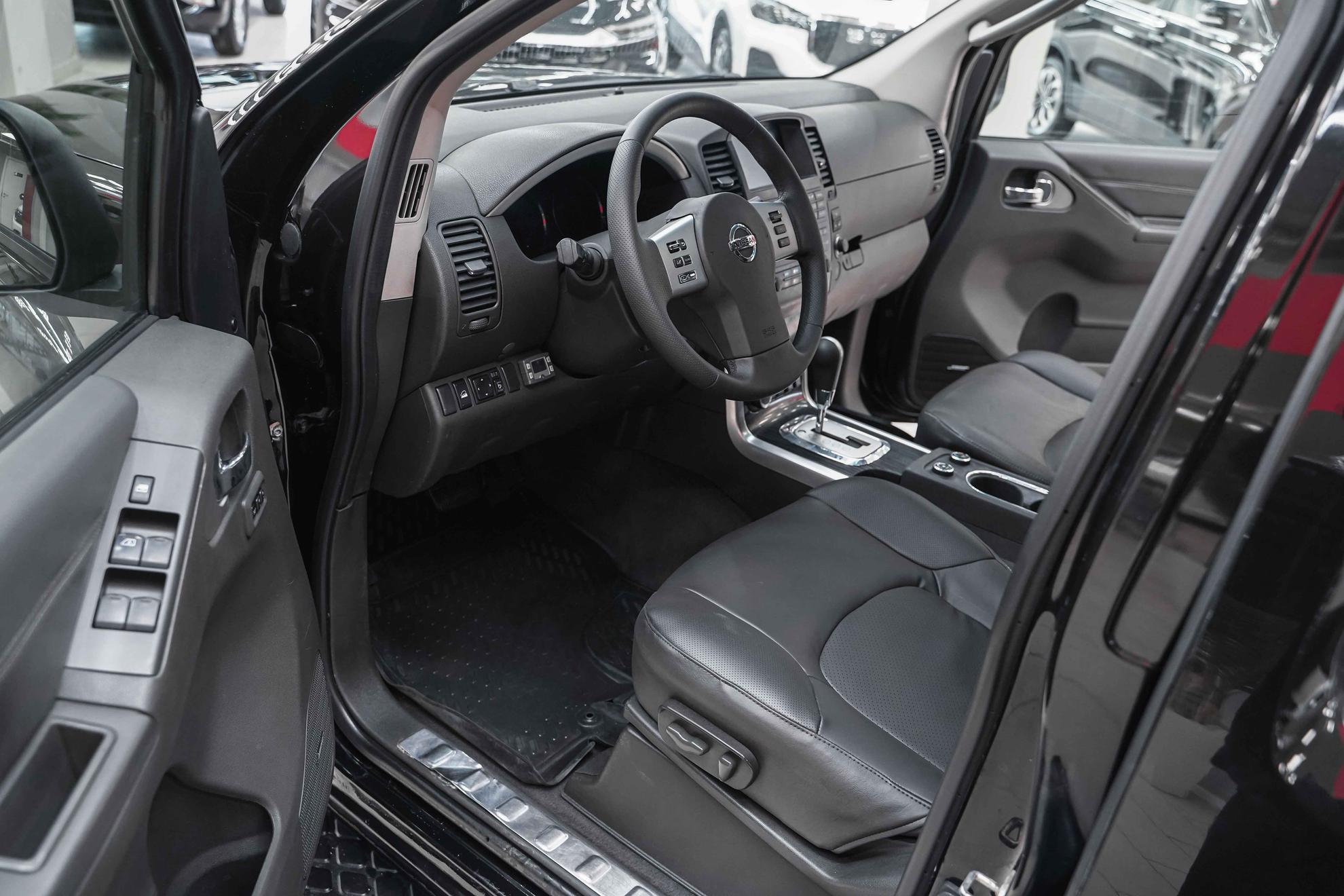 Nissan Pathfinder 2010, черный, ДЦ Орехово