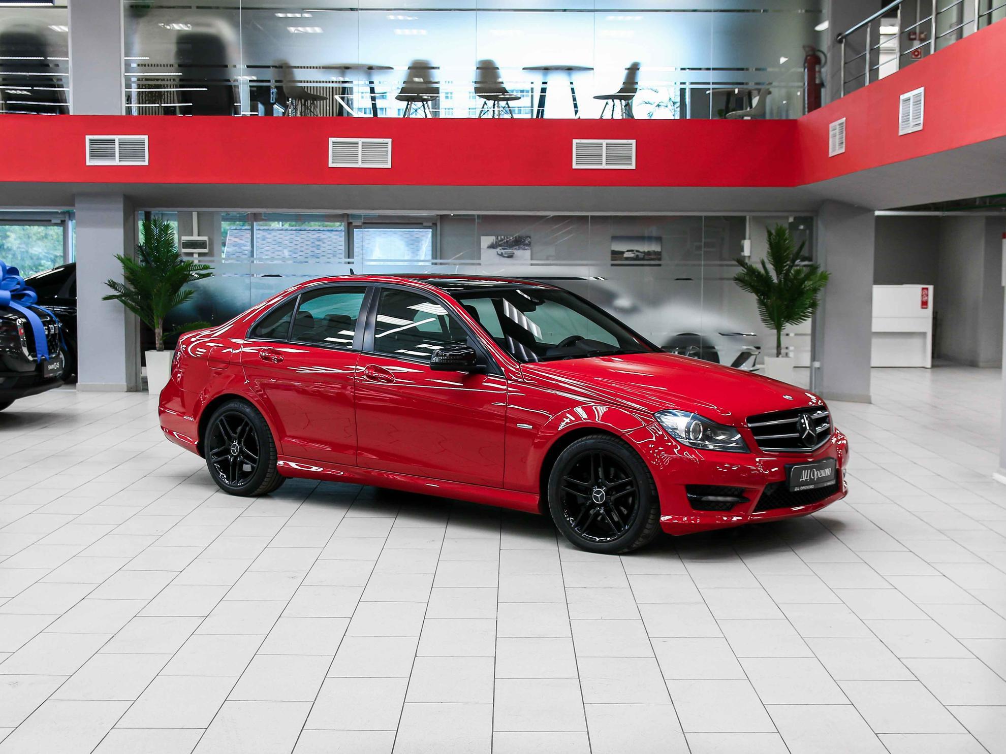 Mercedes-Benz C-Класс 2011, красный, ДЦ Орехово