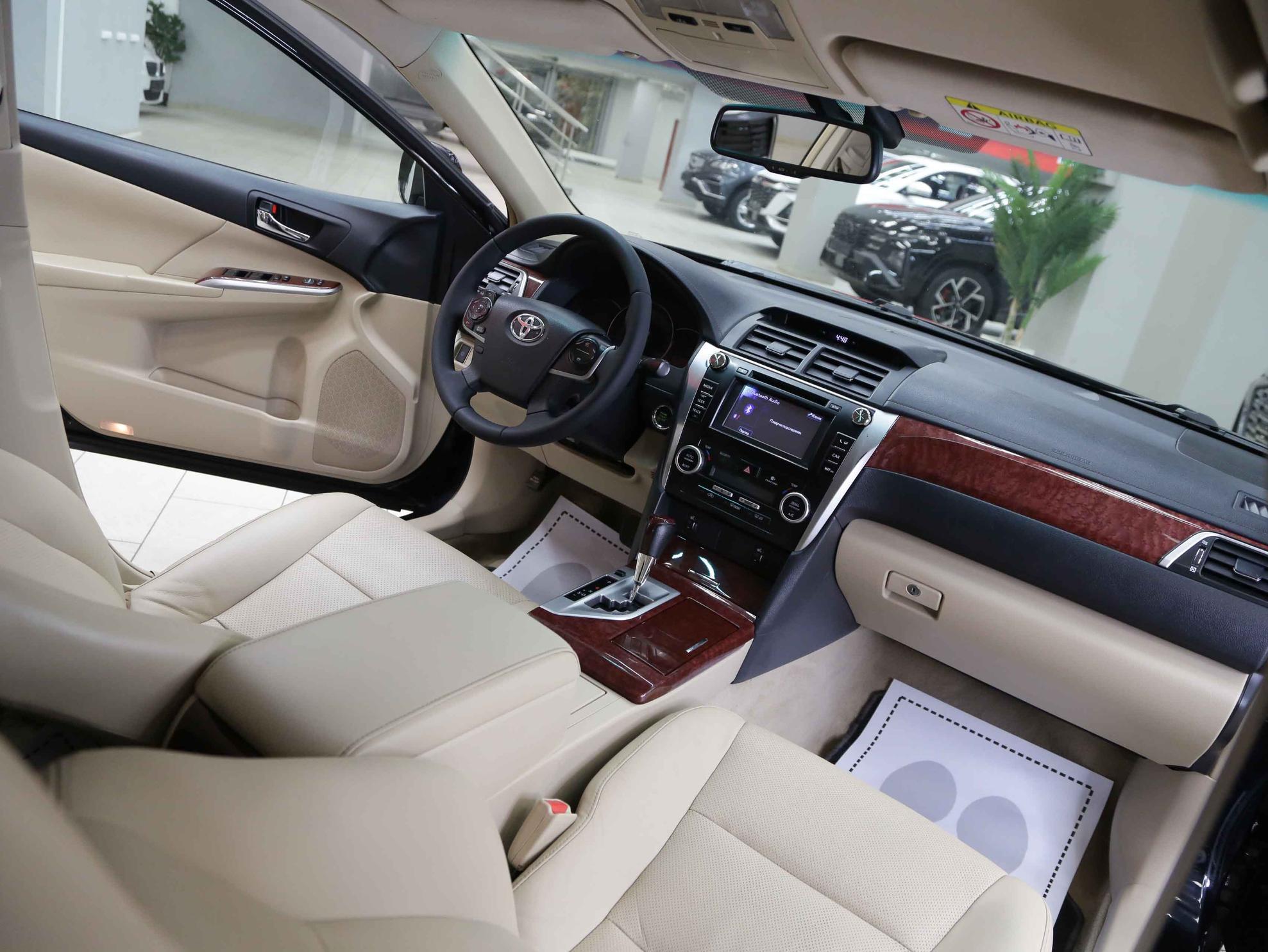 Toyota Camry 2014, черный, ДЦ Орехово