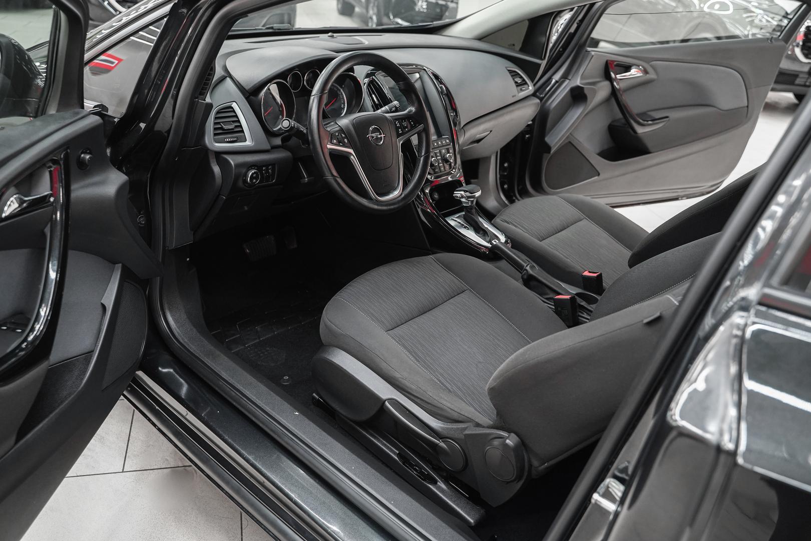 Opel Astra 2013, черный, ДЦ Орехово