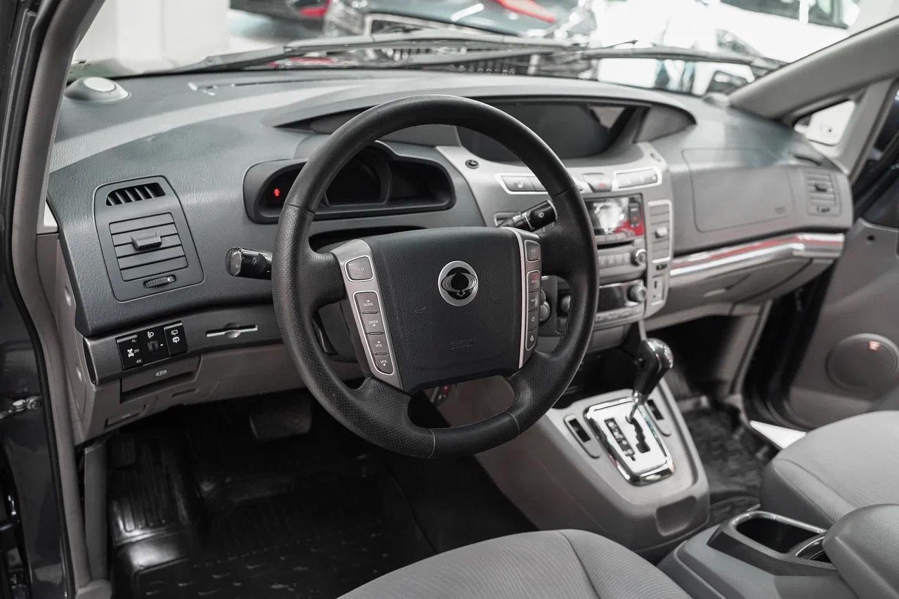 SsangYong Stavic 2014, серый, ДЦ Орехово