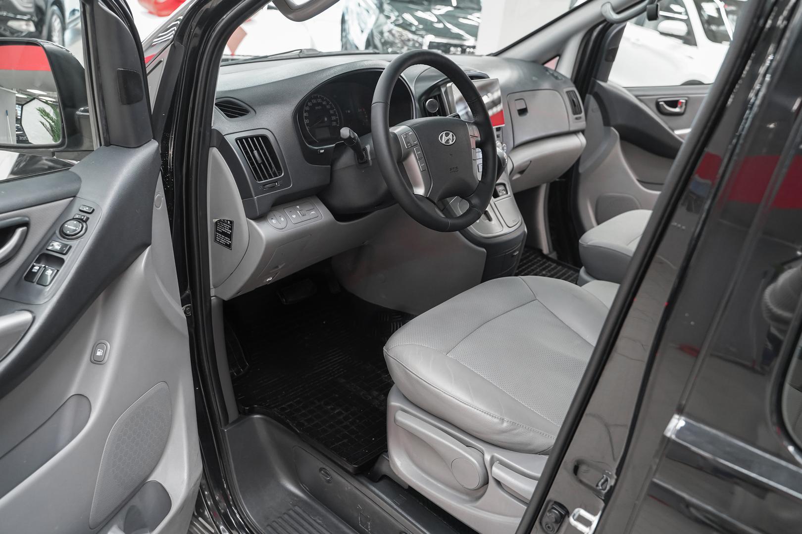 Hyundai Grand Starex 2012, черный, ДЦ Орехово