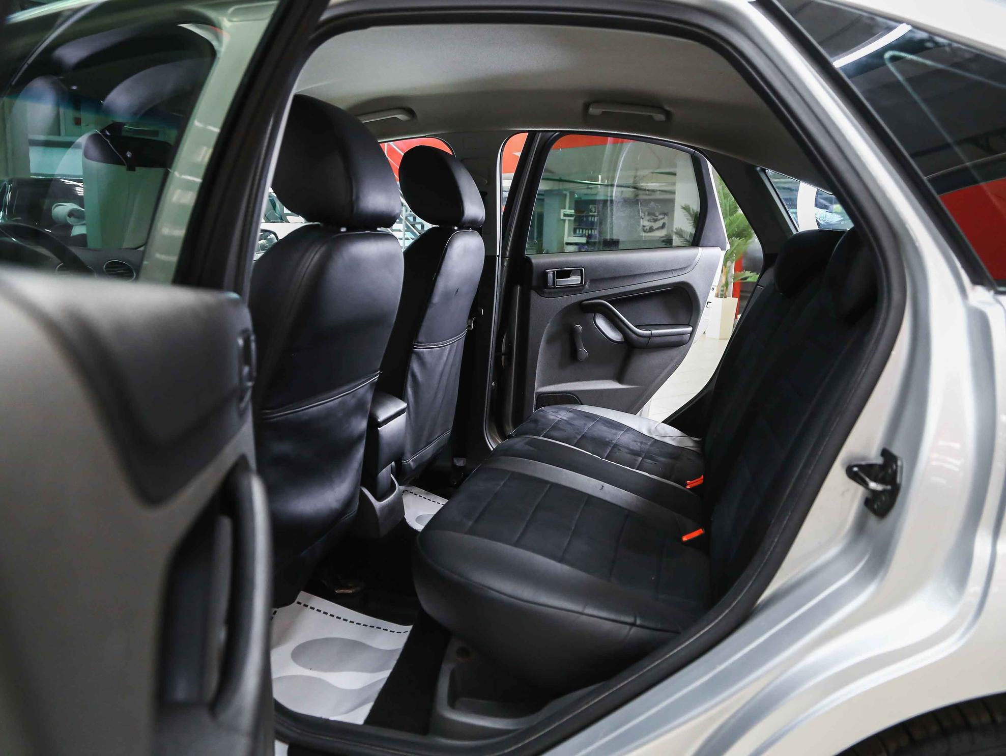 Ford Focus 2007, серебряный, ДЦ Орехово