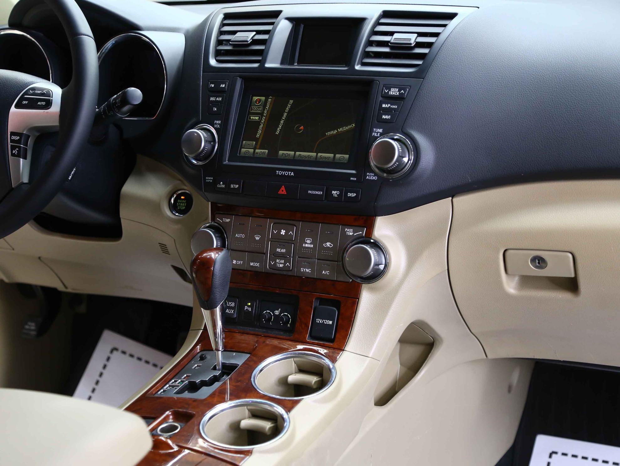 Toyota Highlander 2012, белый, ДЦ Орехово