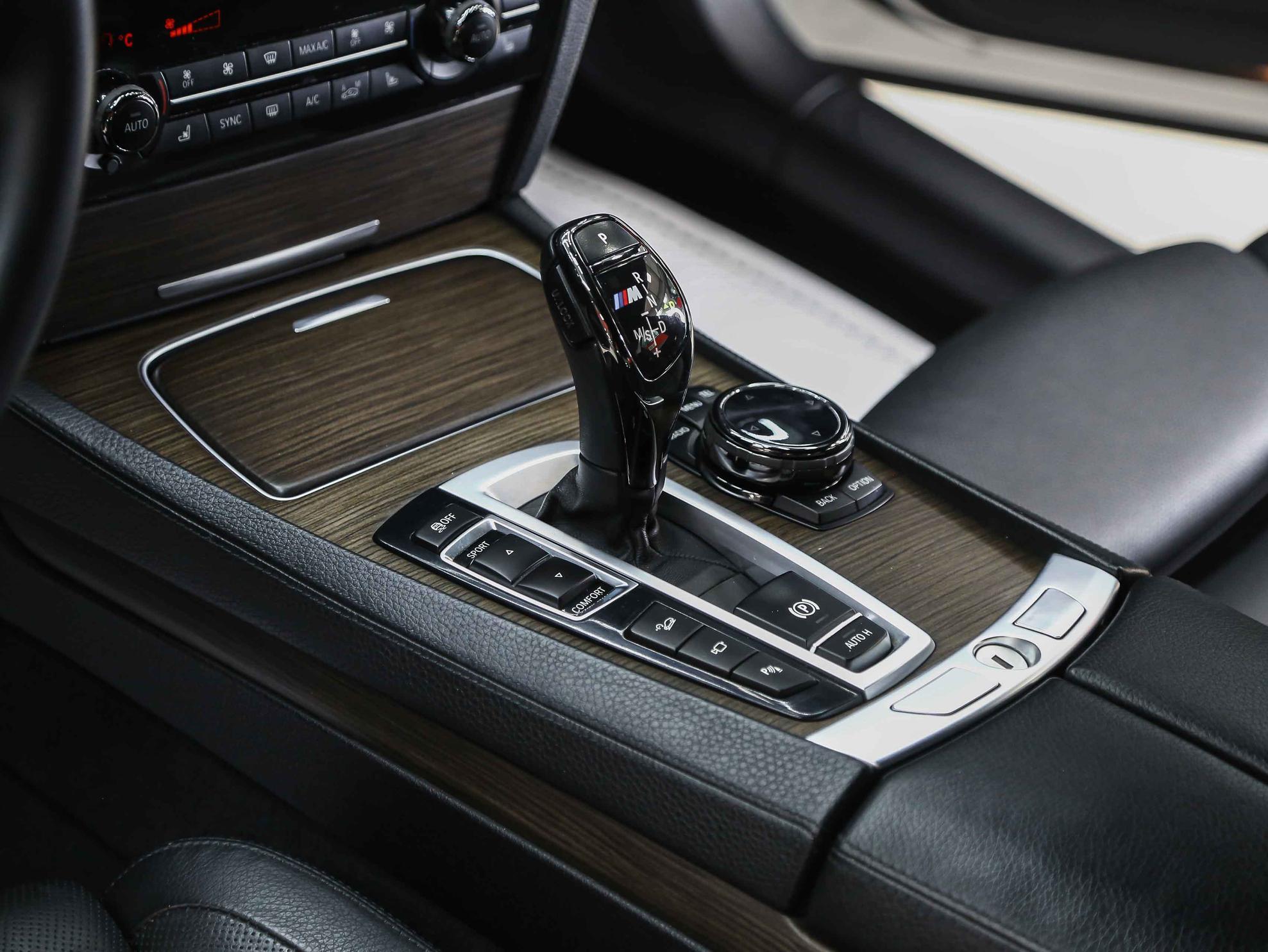 BMW 7 серии 2014, белый, ДЦ Орехово