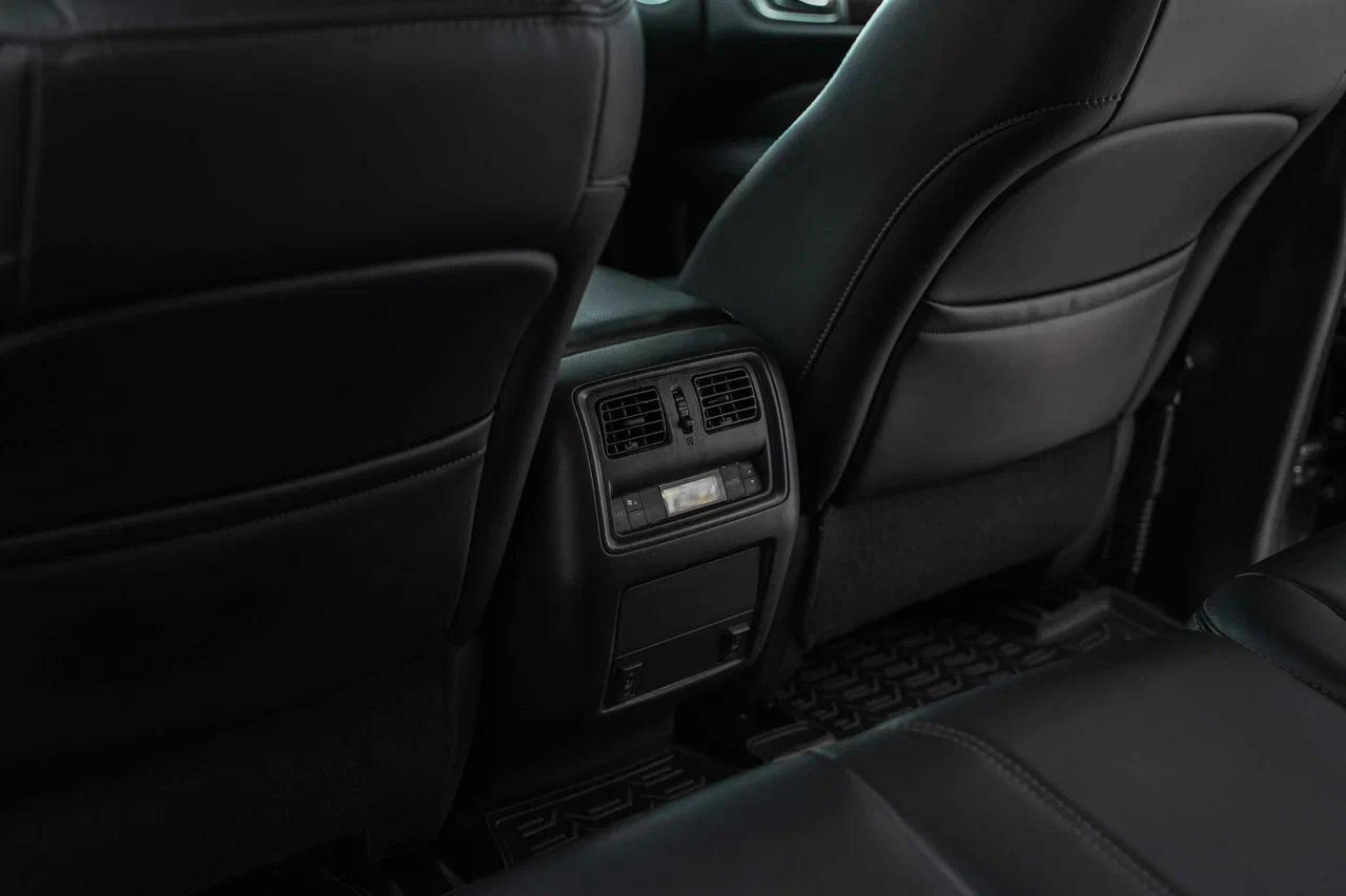 Nissan Pathfinder 2015, серый, ДЦ Орехово