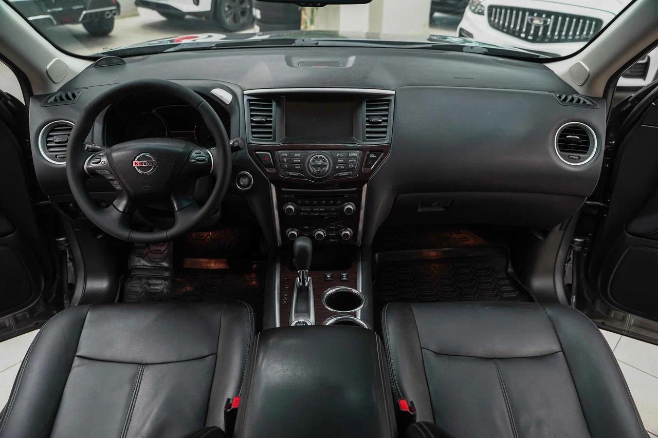 Nissan Pathfinder 2015, серый, ДЦ Орехово