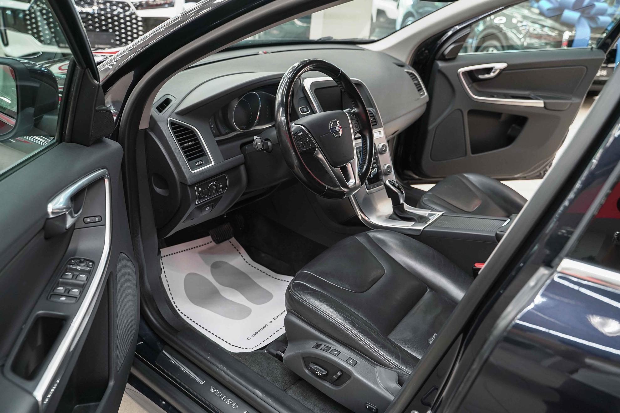 Volvo XC60 2017, синий, ДЦ Орехово