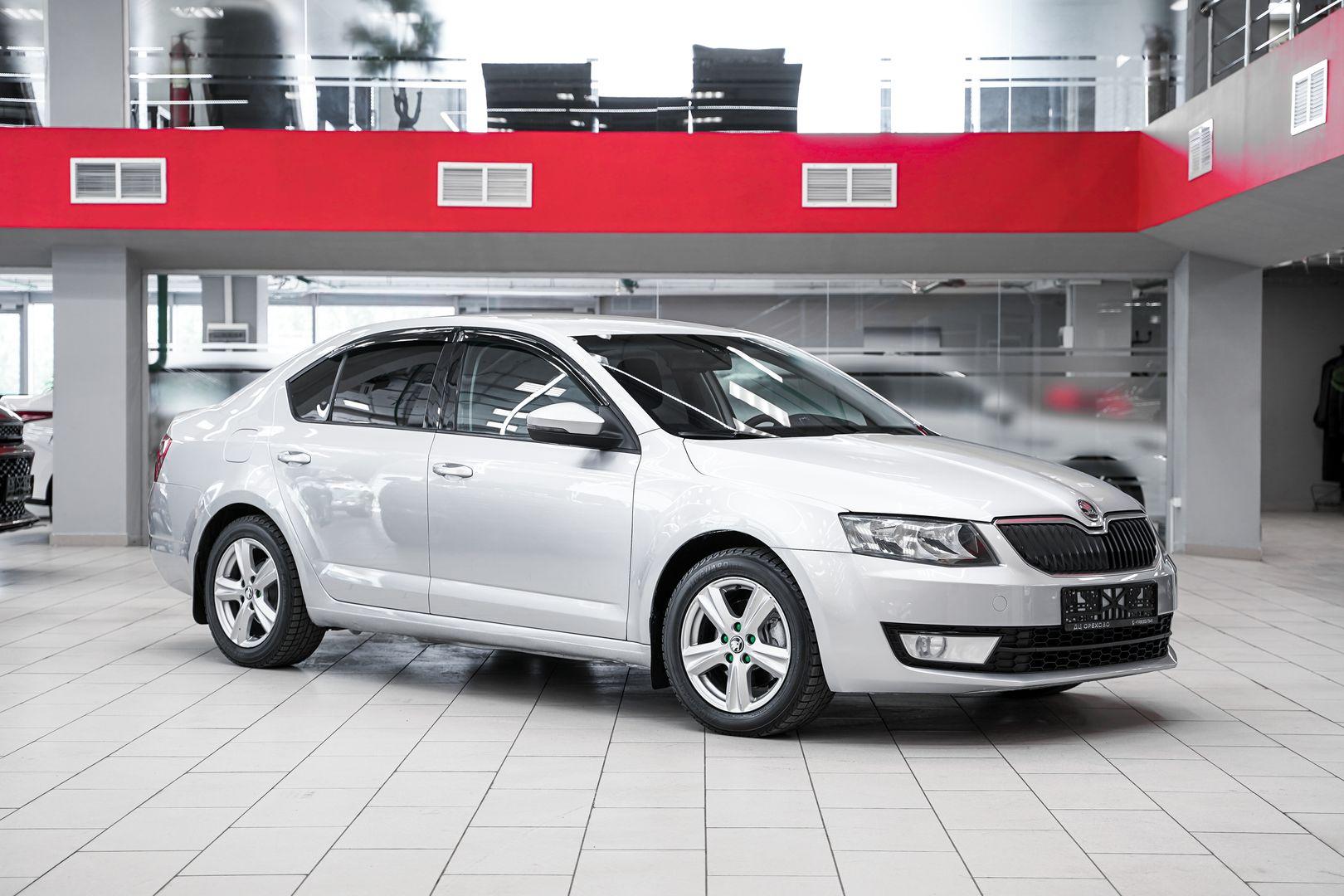 Skoda Octavia 2013, серебряный, ДЦ Орехово