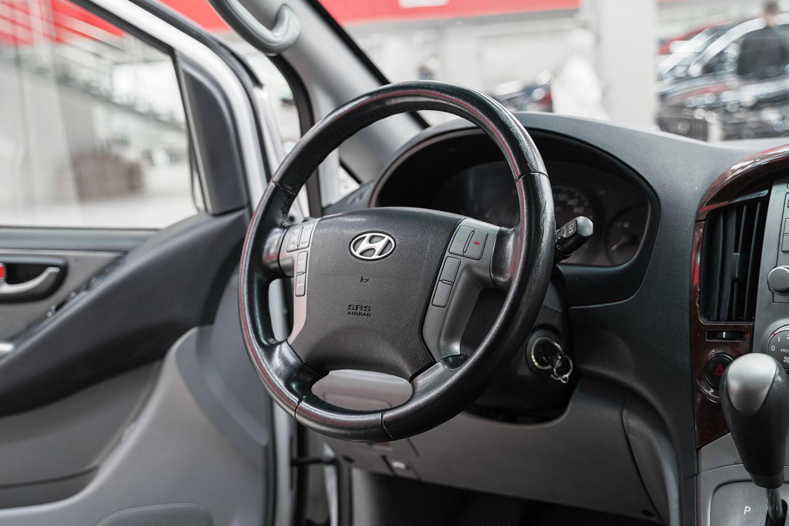 Hyundai Grand Starex 2011, белый, ДЦ Орехово