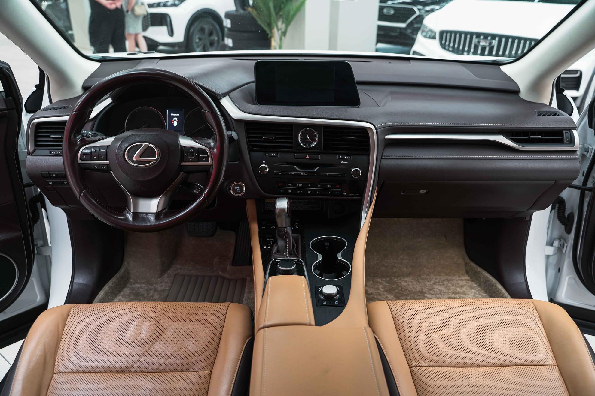 Lexus RX 2016, белый, ДЦ Орехово