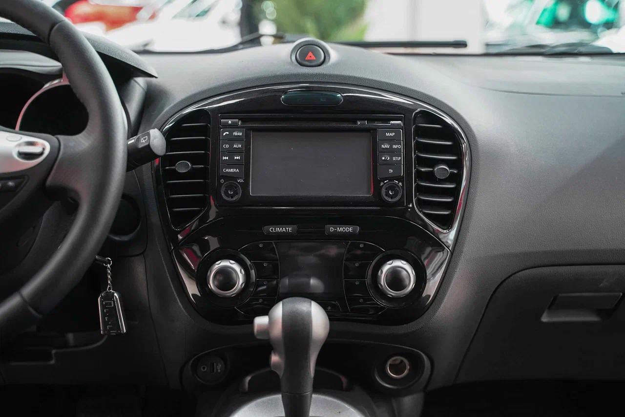 Nissan Juke 2013, красный, ДЦ Орехово