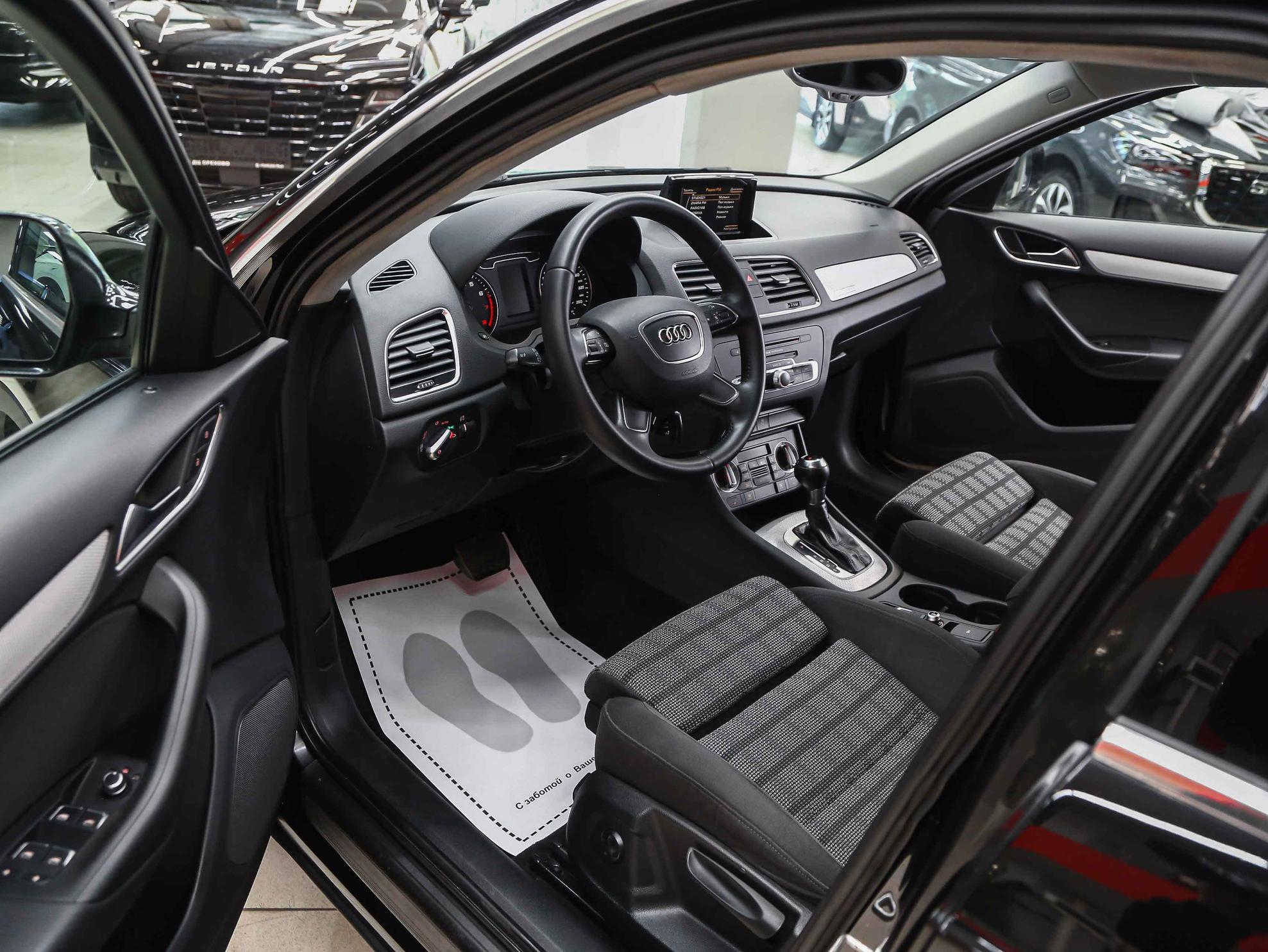 Audi Q3 2012, черный, ДЦ Орехово
