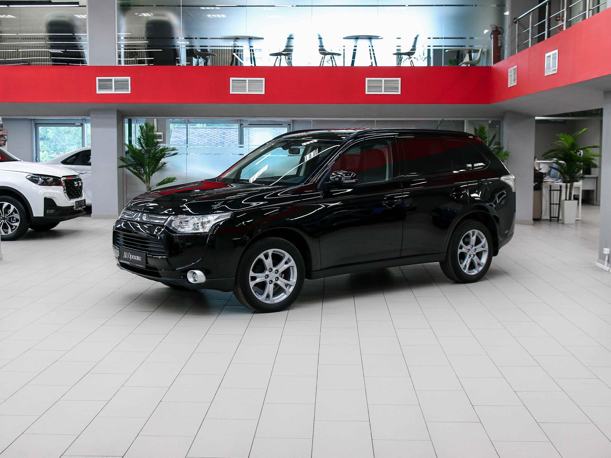 Mitsubishi Outlander 2013, черный, ДЦ Орехово