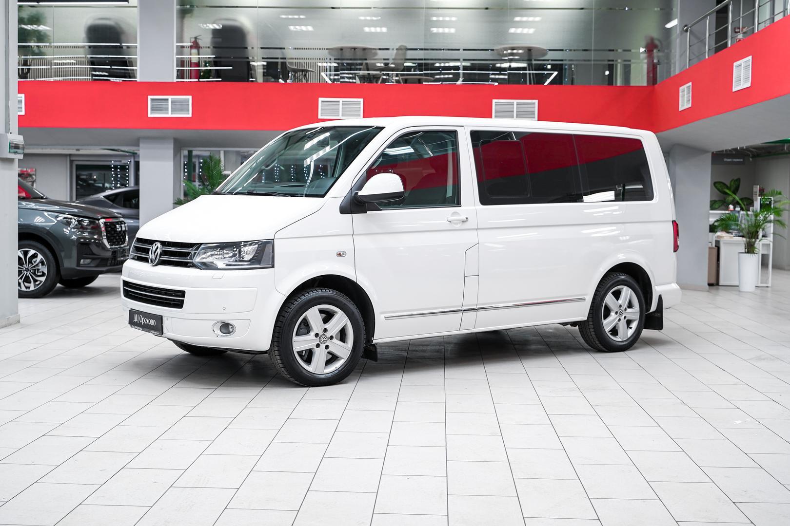 Volkswagen Multivan 2014, белый, ДЦ Орехово