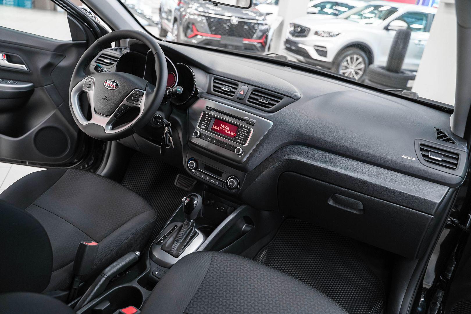 Kia Rio 2017, черный, ДЦ Орехово