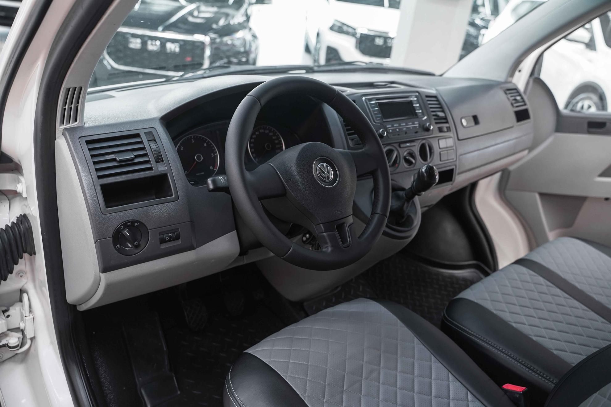 Volkswagen Transporter 2011, белый, ДЦ Орехово