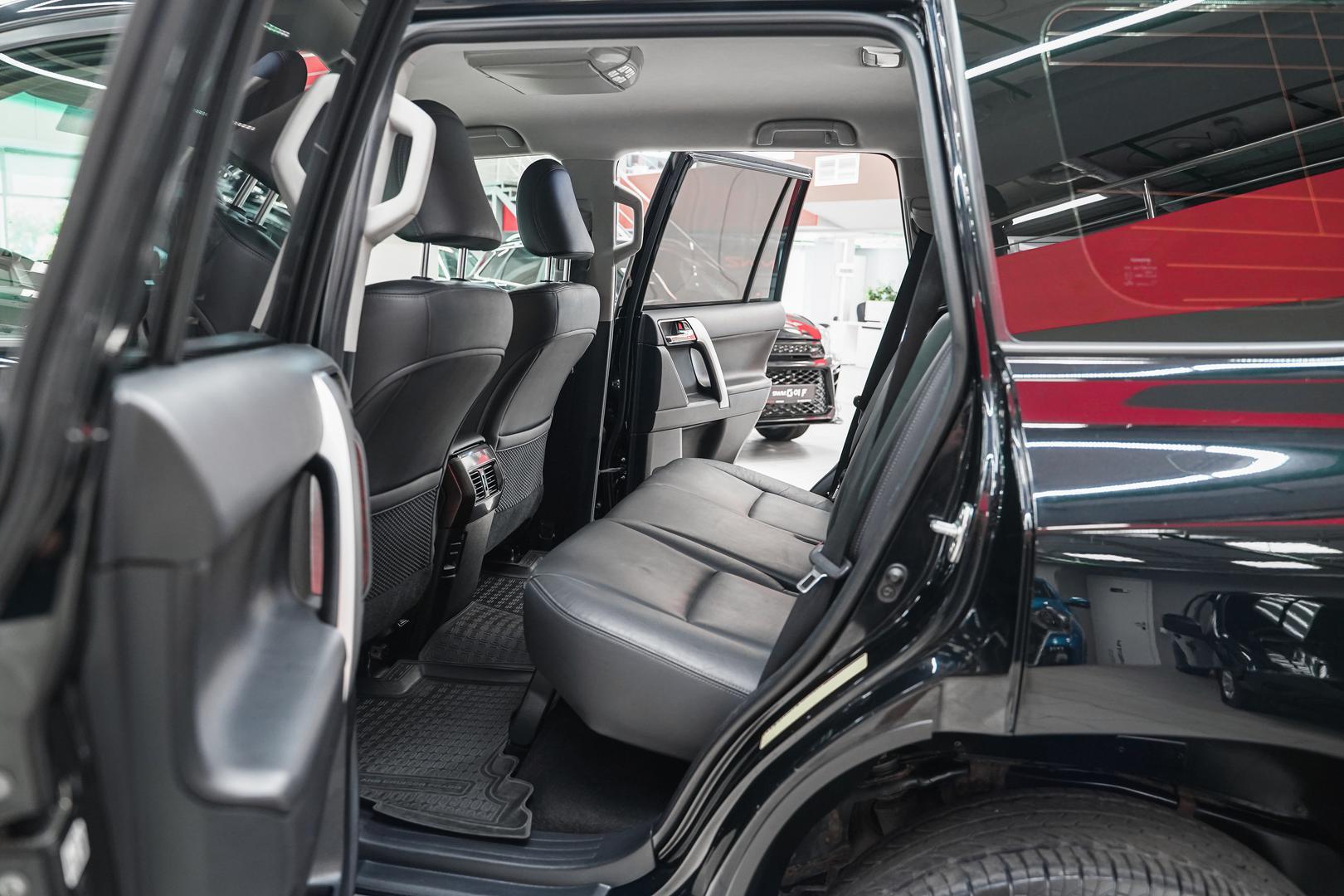 Toyota Land Cruiser Prado 2014, черный, ДЦ Орехово
