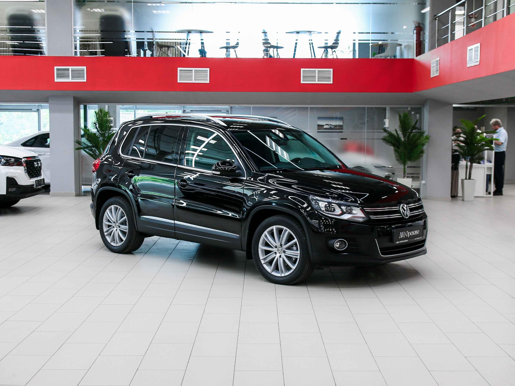 Volkswagen Tiguan 2013, черный, ДЦ Орехово