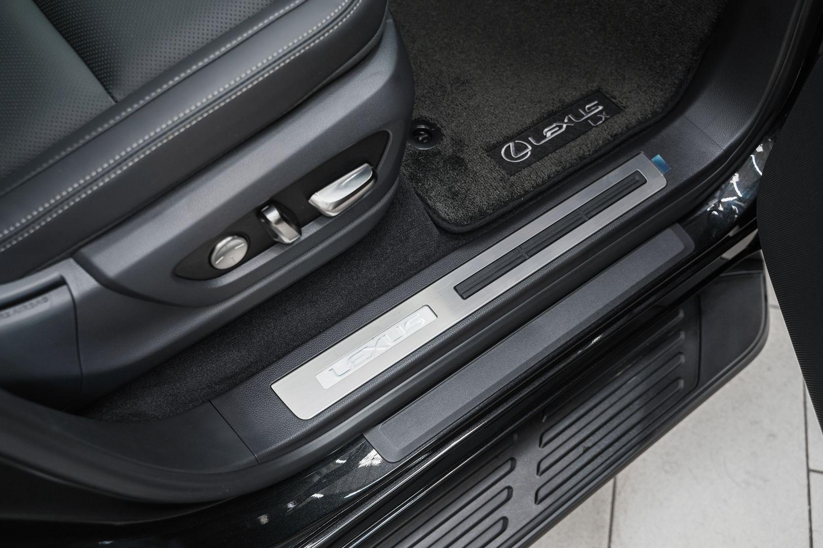 Lexus LX 2024, черный, ДЦ Орехово