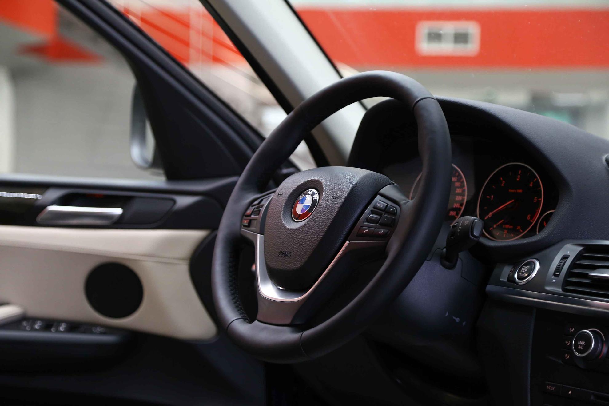 BMW X3 2013, синий, ДЦ Орехово
