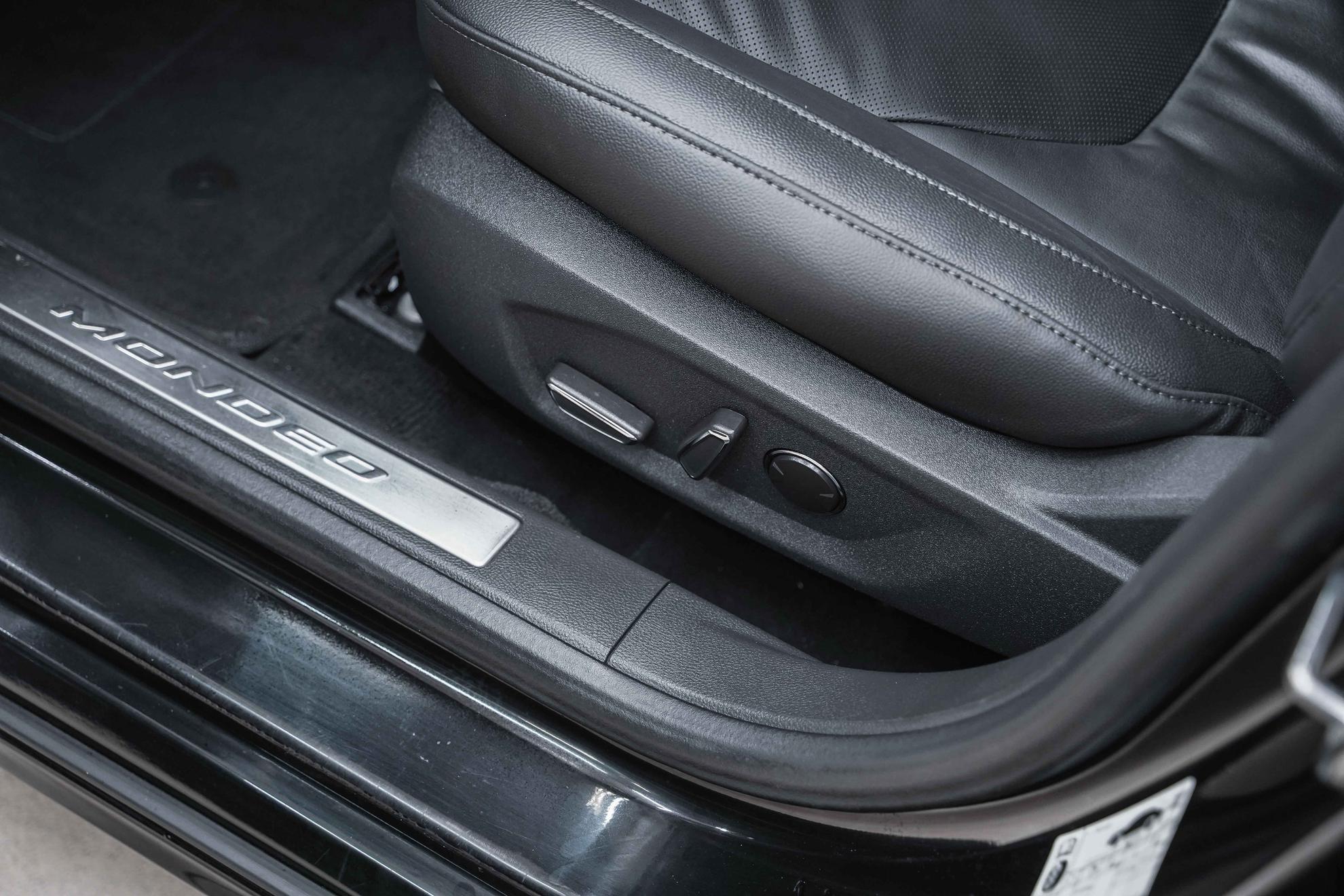 Ford Mondeo 2016, черный, ДЦ Орехово