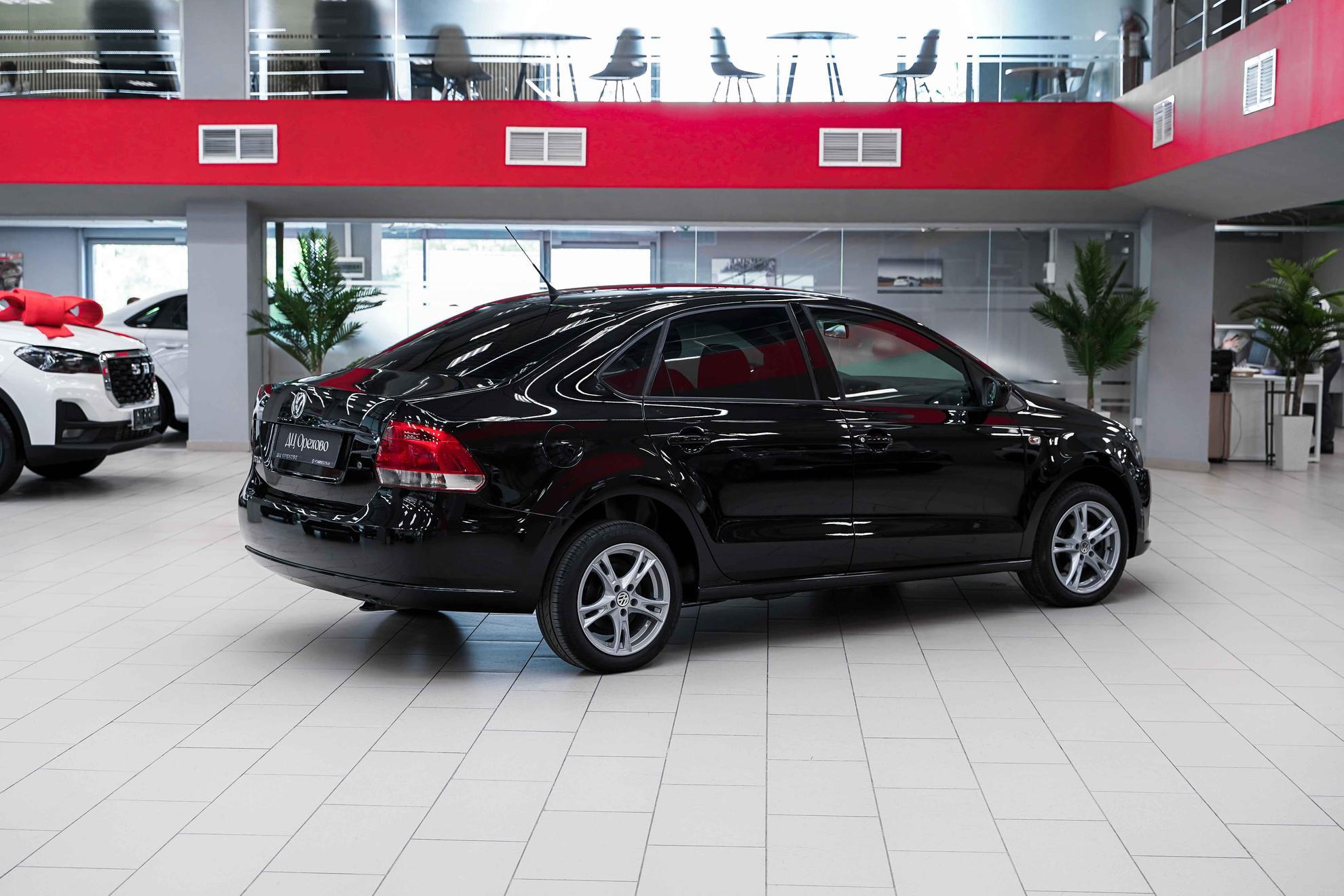 Volkswagen Polo 2011, черный, ДЦ Орехово