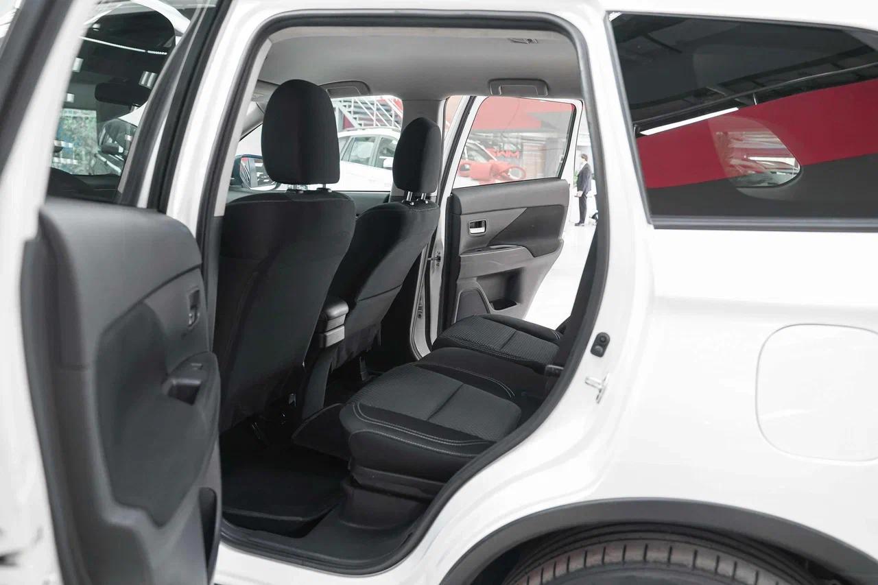 Mitsubishi Outlander 2020, белый, ДЦ Орехово