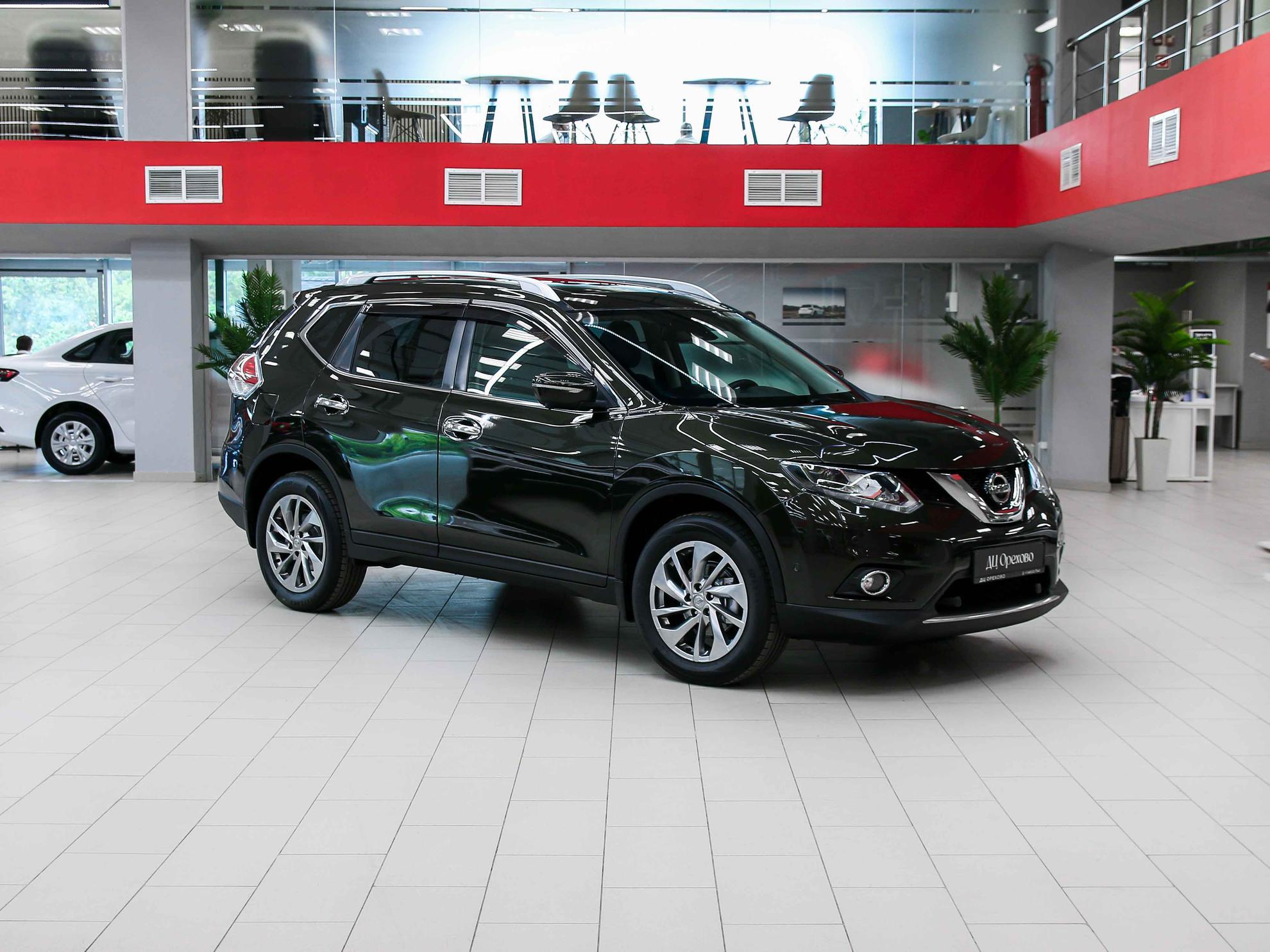 Nissan X-Trail 2015, зеленый, ДЦ Орехово