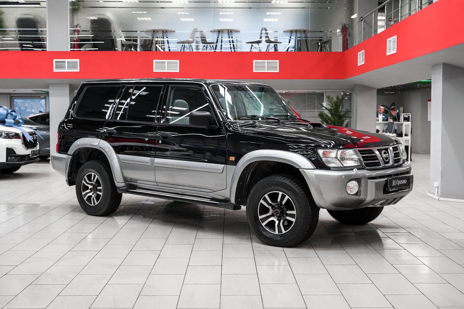 Nissan Patrol 2003, черный, ДЦ Орехово