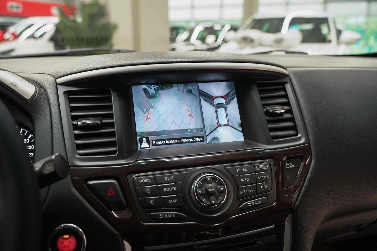 Nissan Pathfinder 2015, серый, ДЦ Орехово