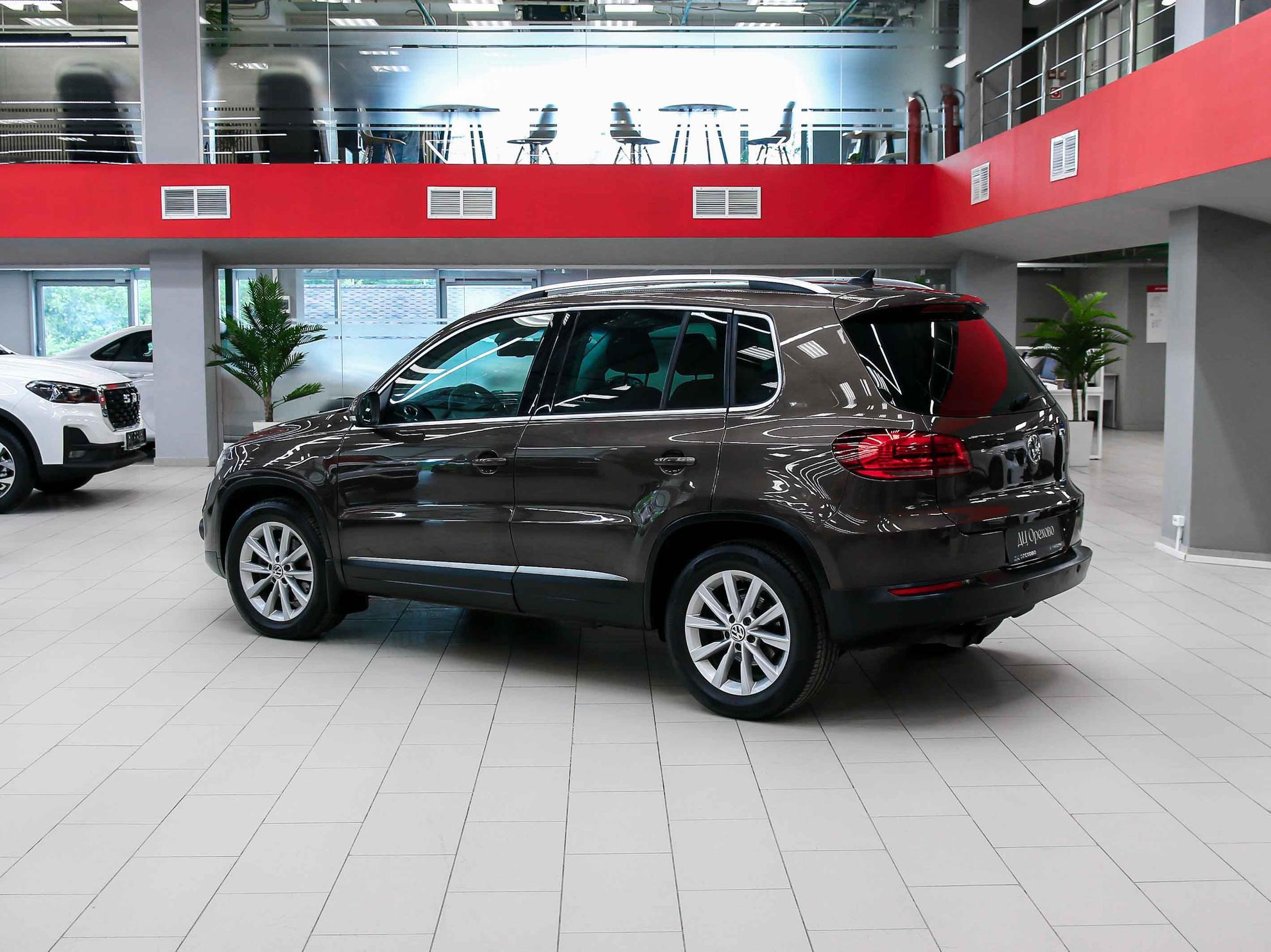Volkswagen Tiguan 2014, коричневый, ДЦ Орехово