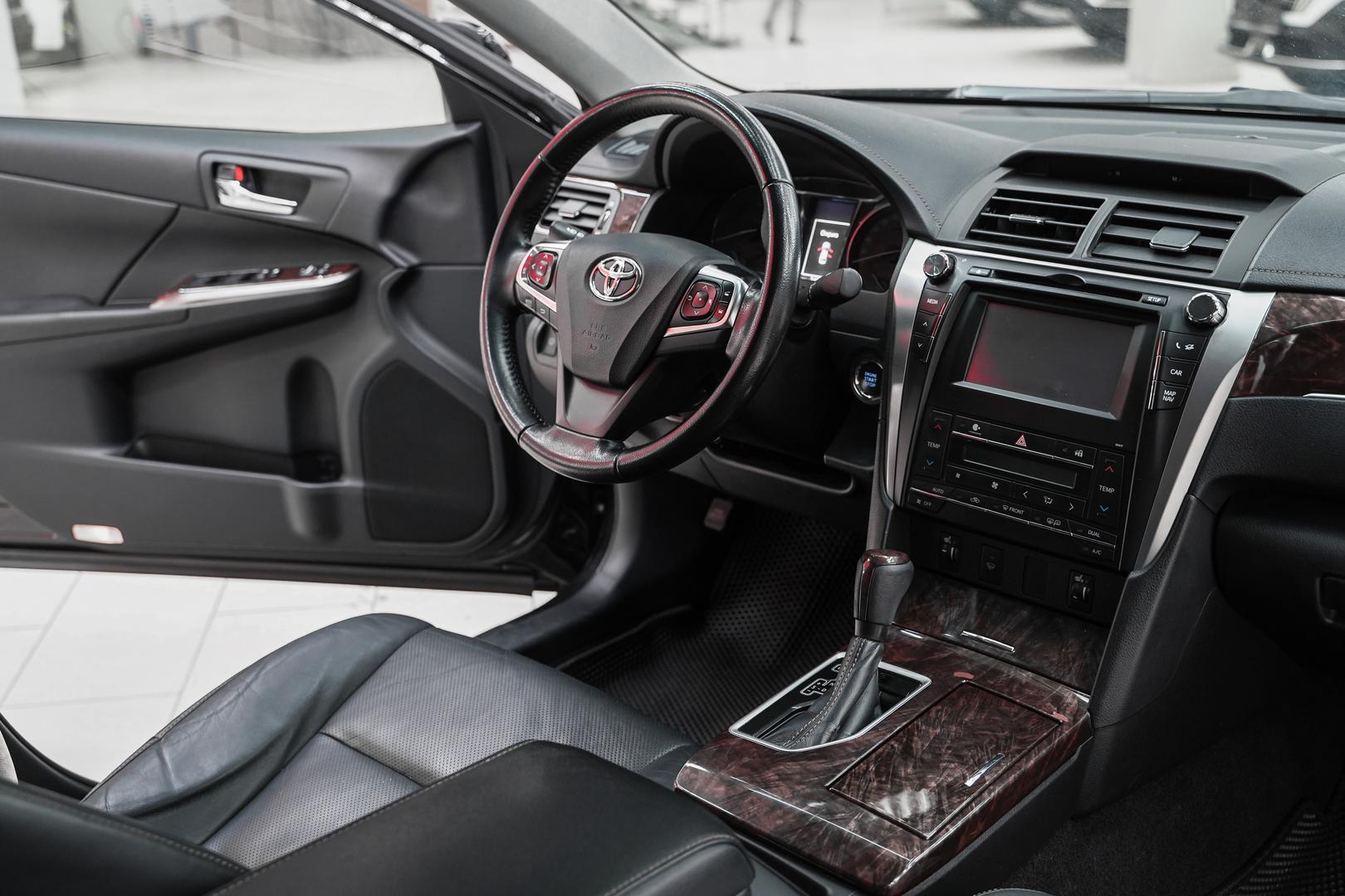 Toyota Camry 2016, черный, ДЦ Орехово