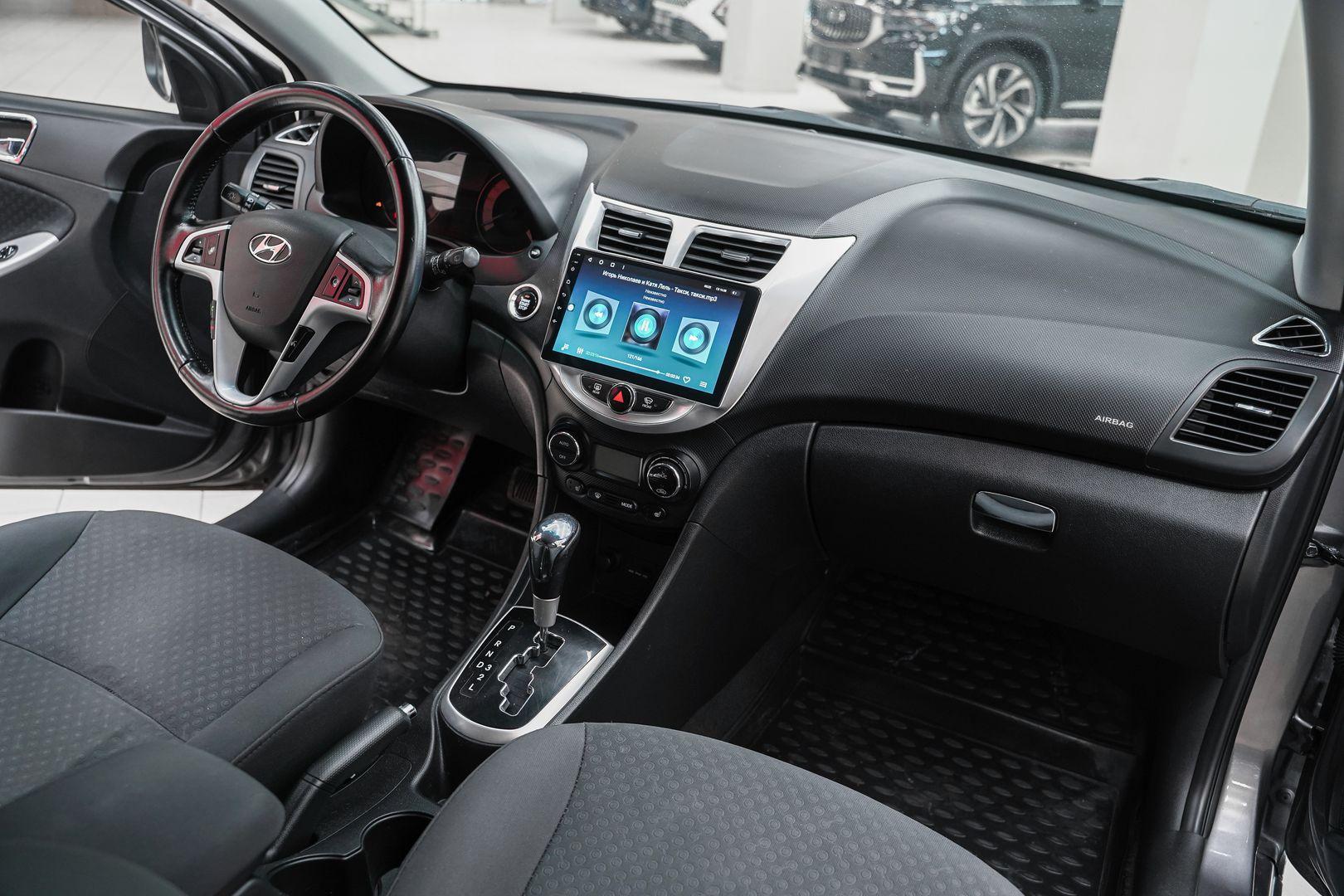 Hyundai Solaris 2011, серый, ДЦ Орехово