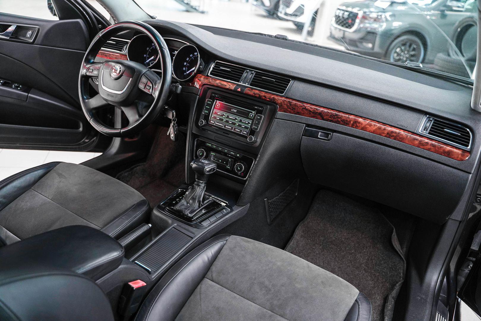 Skoda Superb 2010, черный, ДЦ Орехово