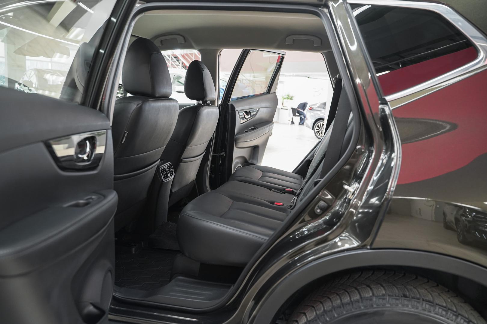 Nissan X-Trail 2018, зеленый, ДЦ Орехово