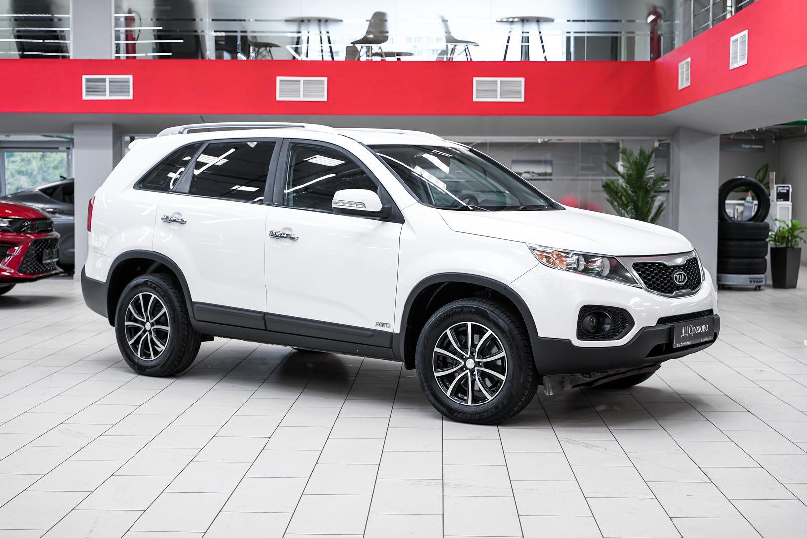 Kia Sorento 2012, белый, ДЦ Орехово