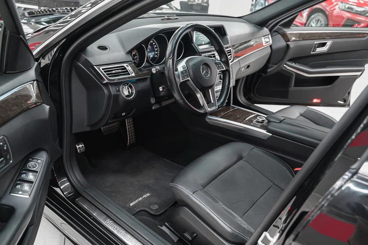 Mercedes-Benz E-Класс 2015, черный, ДЦ Орехово