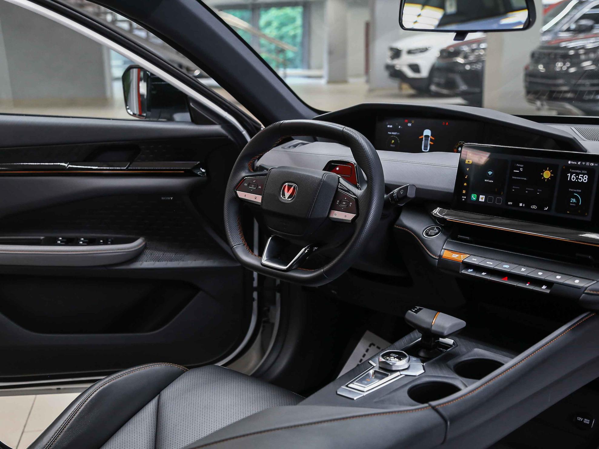 Changan UNI-V 2023, белый, ДЦ Орехово