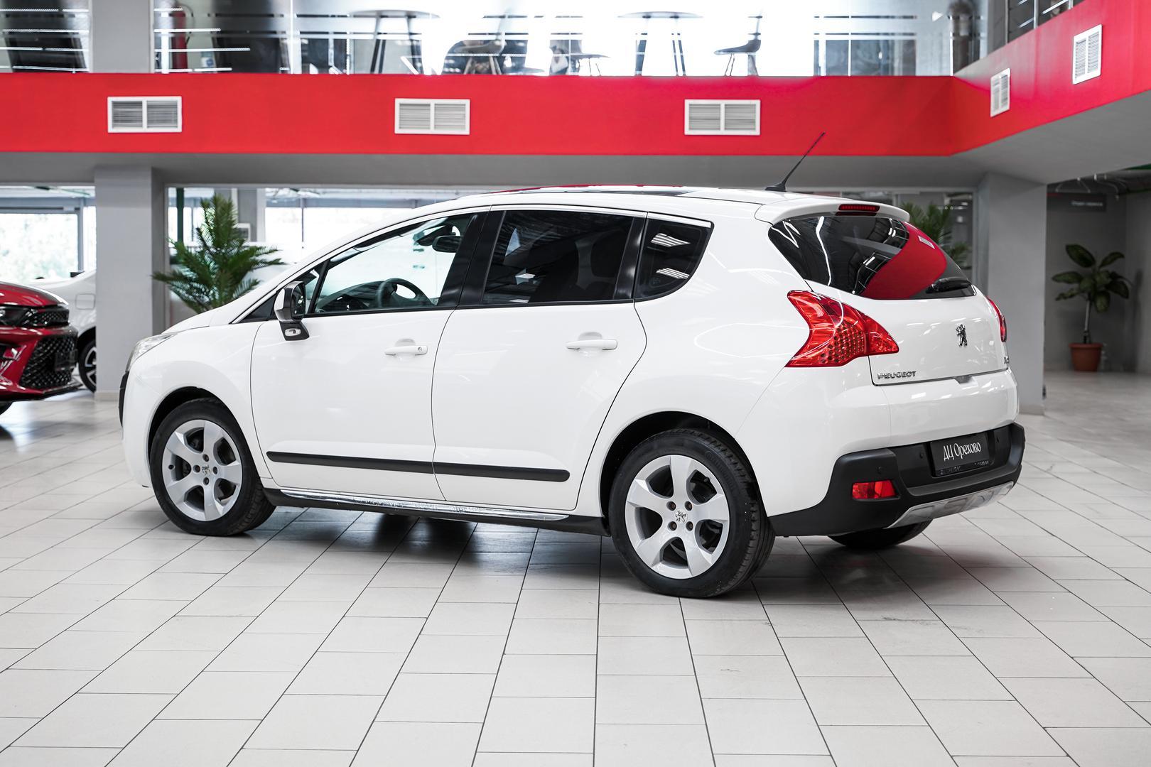 Peugeot 3008 2012, белый, ДЦ Орехово