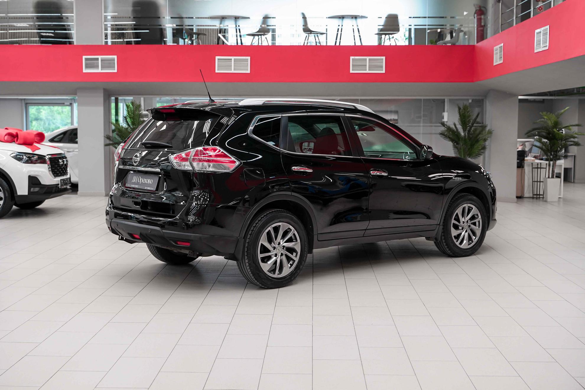 Nissan X-Trail 2015, черный, ДЦ Орехово