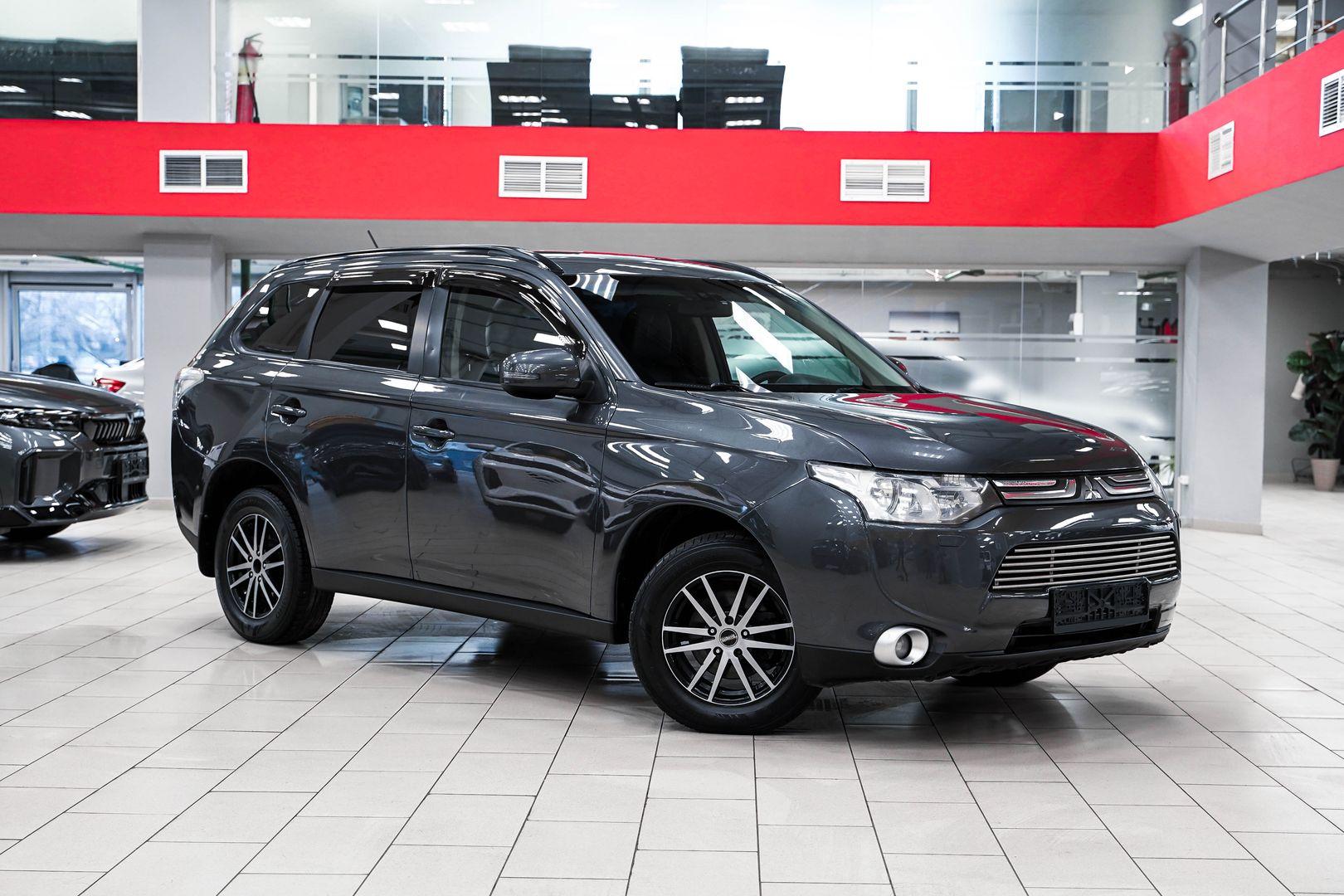 Mitsubishi Outlander 2013, серый, ДЦ Орехово